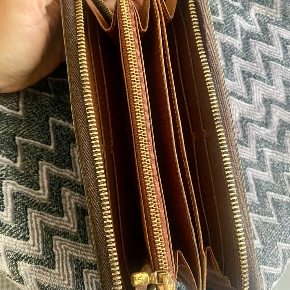 Louis Vuitton Brown and Gold Monogram Zipper Wallet - Picture 4 of 13